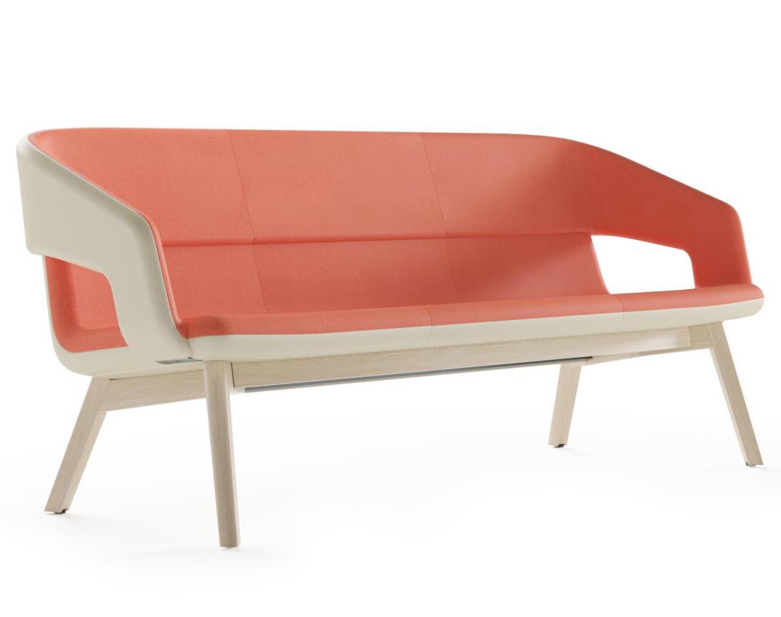 Dīvāni ar koka pamatni